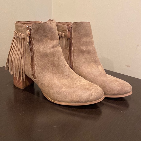 Brown fringe western ankle boots size 10 - Picture 1 of 3